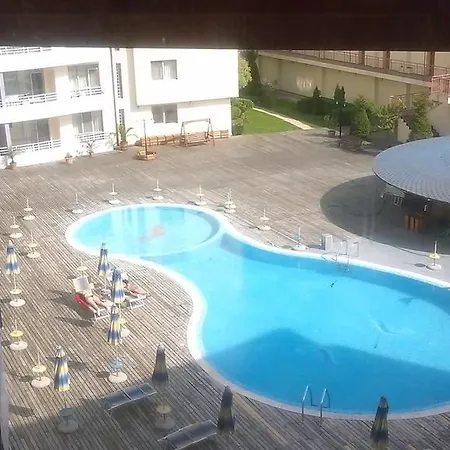 Central Plaza דירה